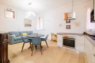 Urbanicooh Monticelli 4 - 8