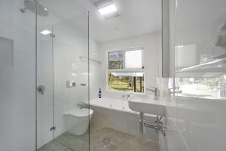 Happy House - Pet Friendly - 5 Min Walk to Beach - 7