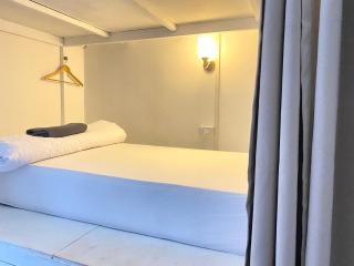 Nomad Stay Hostel with Coworking Space - 5