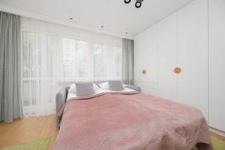 Central Warsaw Studio with Balcony, near Metro by Noclegi Renters - 3
