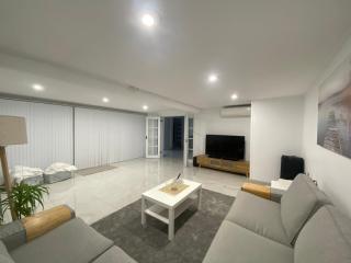 Bayview Luxury Waterfront Escape with Pool & Spa - 6