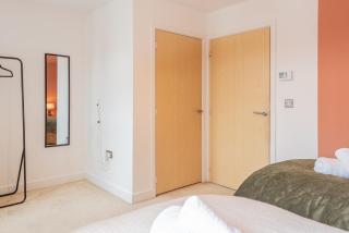 Modern House 2 Bedroom 5 Beds - 1