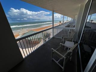Coastal Comfort Beachfront On the Ocean Condo - 0