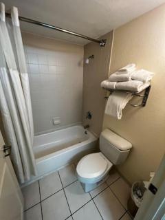 Coastal Comfort Beachfront On the Ocean Condo - 4