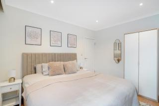 Trendy 5BR Bedford Home, Sleeps 7,Ideal for Contractors Deal, Near Transport - 4