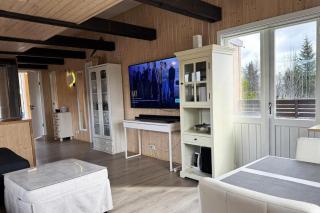 Spacious Summerhouse with Hot Tub & Garden - 0