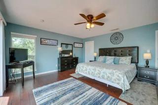 Canyon Springs Cove in Canyon Lake on boat ramp - 6