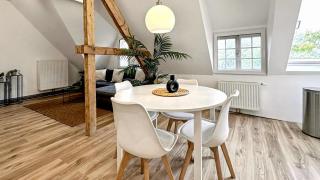 Denkmal-Apartment zentral in Krefeld mit hohen Decken - 5