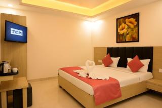 Hotel Kanha Inn Ayodhya - 1