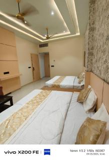Knightz Bridge Hotel - 4