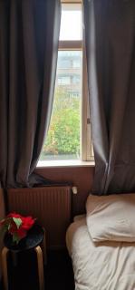 Knusse kamer om te kunnen overnachten - 2