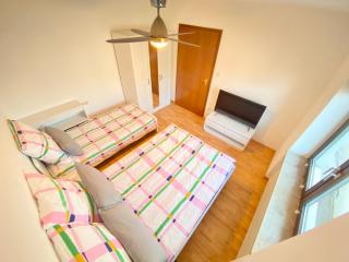 Room for Oktoberfest stay - only 20 minutes away - 5