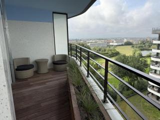 Beachfront Apartment - Stunning Views Balcony City Access - 9