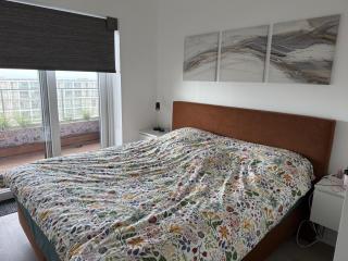 Beachfront Apartment - Stunning Views Balcony City Access - 1