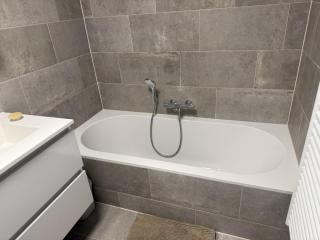 Beachfront Apartment - Stunning Views Balcony City Access - 3