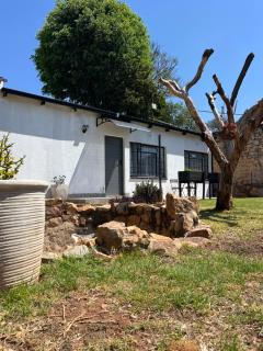 Cozy Cottage on 5th Avenue - 7