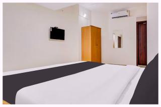 HOTEL Heaven Palace PREMIUM Near Temple - Luxuary And Spacious Room - Fully Air Conditioned Hotel -A Premium Hotel - 2