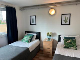 Premium 2-Pax Apartment with Kitchen in Central London - 3
