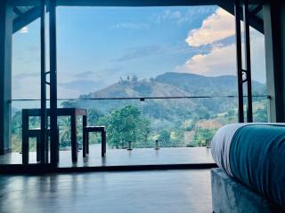 Ella 100 View Cottage - 9