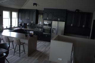 Family-Friendly 5BR Home with Free Parking & Balcony - 5