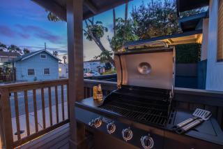 NEW Amazing Urban Oasis Spa-Fire-Deck-Gr8 Deal - 3
