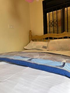 Clovis Lounge - 2