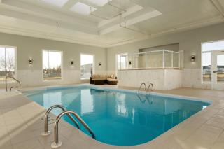 Days Inn & Suites by Wyndham Brooks - 9