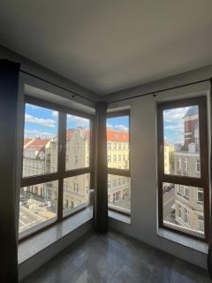 Windows to the City Stylish Apartment - 1