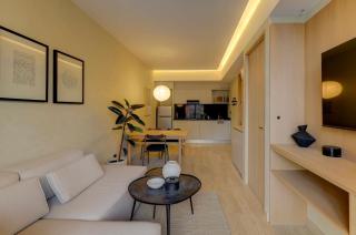 Aristoteles Polanco w Balcony View - 4