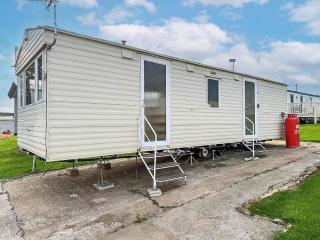Cosy Caravan With Free Wifi At Sand Le Mere Holiday Park, Ref 71009R - 0