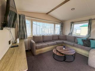 Superb Caravan At St Osyth Beach Holiday Park In Essex Ref 28039Fv - 2