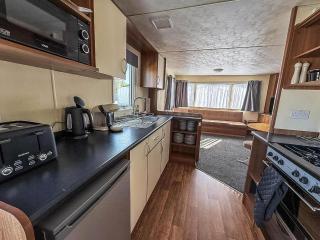 Caravan With Wifi And Decking At St Osyth Beach Holiday Park Ref 28017Kv - 1