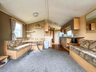 Homely, Dog Friendly Caravan At Sand Le Mere In Yorkshire Ref 71005O - 2