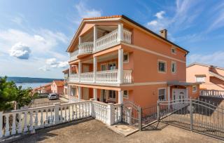 Beautiful Apartment In Crikvenica With Wifi - 0