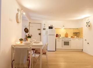 Spacious Apartment in Center - 3