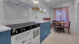 Taylor's Cottage - 2