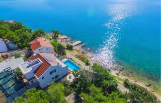 7 Bedroom Amazing Home In Kosljun - 9