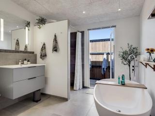 Holiday Home Karitte - 300m from the sea by Interhome - 5