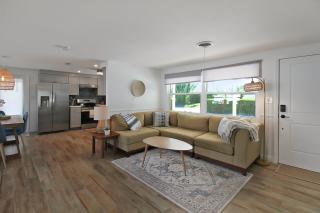Canal-Front Longboat Key Getaway - Beach Breeze Bungalow - 9