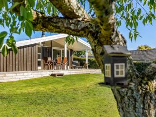 Holiday Home Quanna - 450m from the sea by Interhome - 4