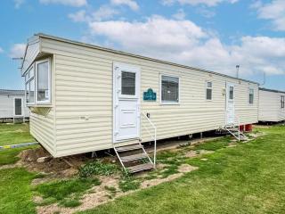 Lovely 8 Berth Caravan At Harts Holiday Park In Kent Ref 74066B - 0