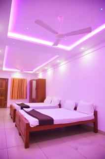 Stay Point Premium Capsule and Rooms in Calicut Beach - 7