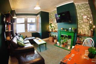 Stylish and artistic flat in Southend on Sea - 2 Double Bedrooms, Free on-street parking - 1
