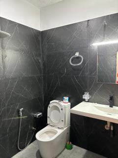 Selis Manor - 8