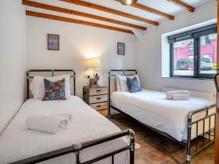 The Old Cowsheds 4 - Daniel Ddu - Uk49789 - 2