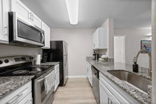 Group-Paradise! 3BR - Pool, Gym, & Game Room - 3