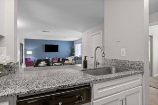 Group-Paradise! 3BR - Pool, Gym, & Game Room - 2