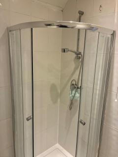 4 Bed Family House, Sleeps10, Free Wi-Fi, Free Parking - 5