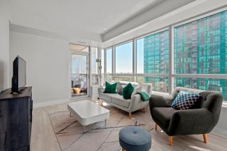 Fabulous Toronto 2Br 2Ba Condo Free parking Pool Gym - 1