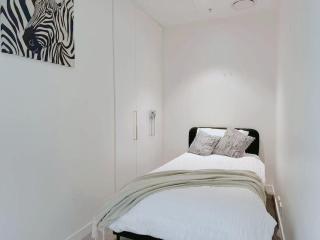 Bright Airy Stay Apartment - 3